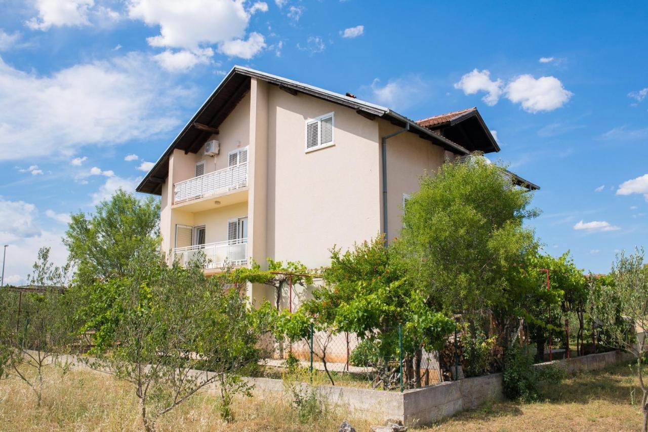 Apartment Dalmatien Raslina Luaran gambar