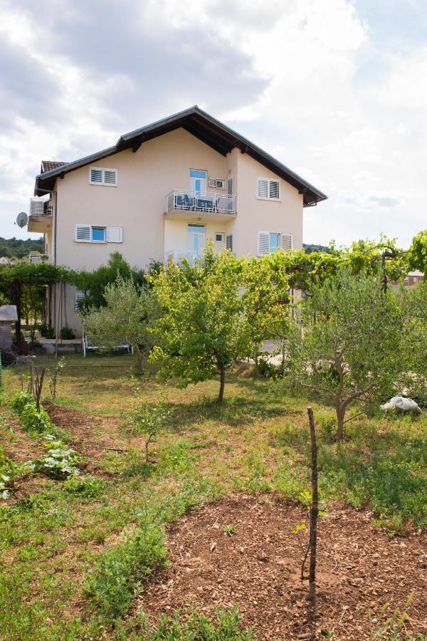 Apartment Dalmatien Raslina Luaran gambar