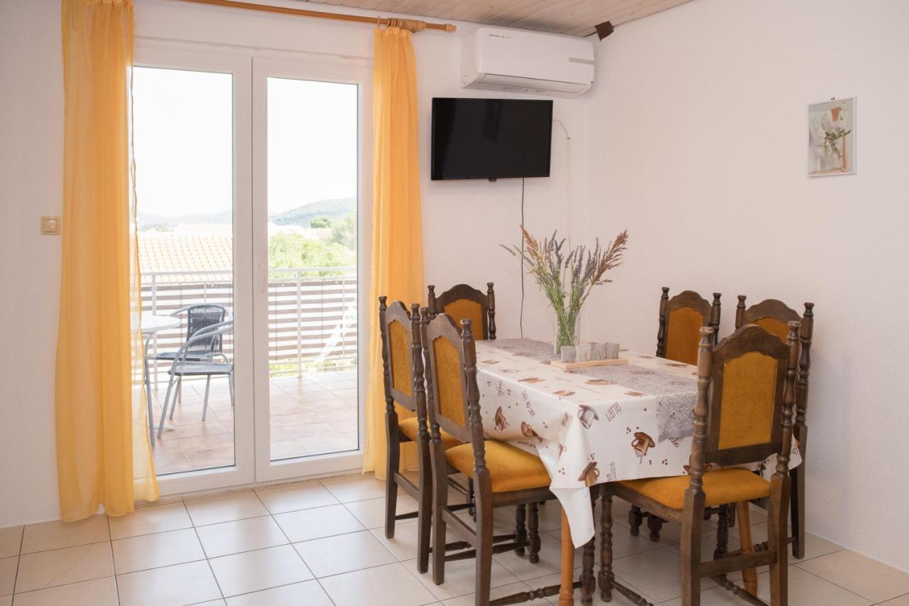 Apartment Dalmatien Raslina Luaran gambar
