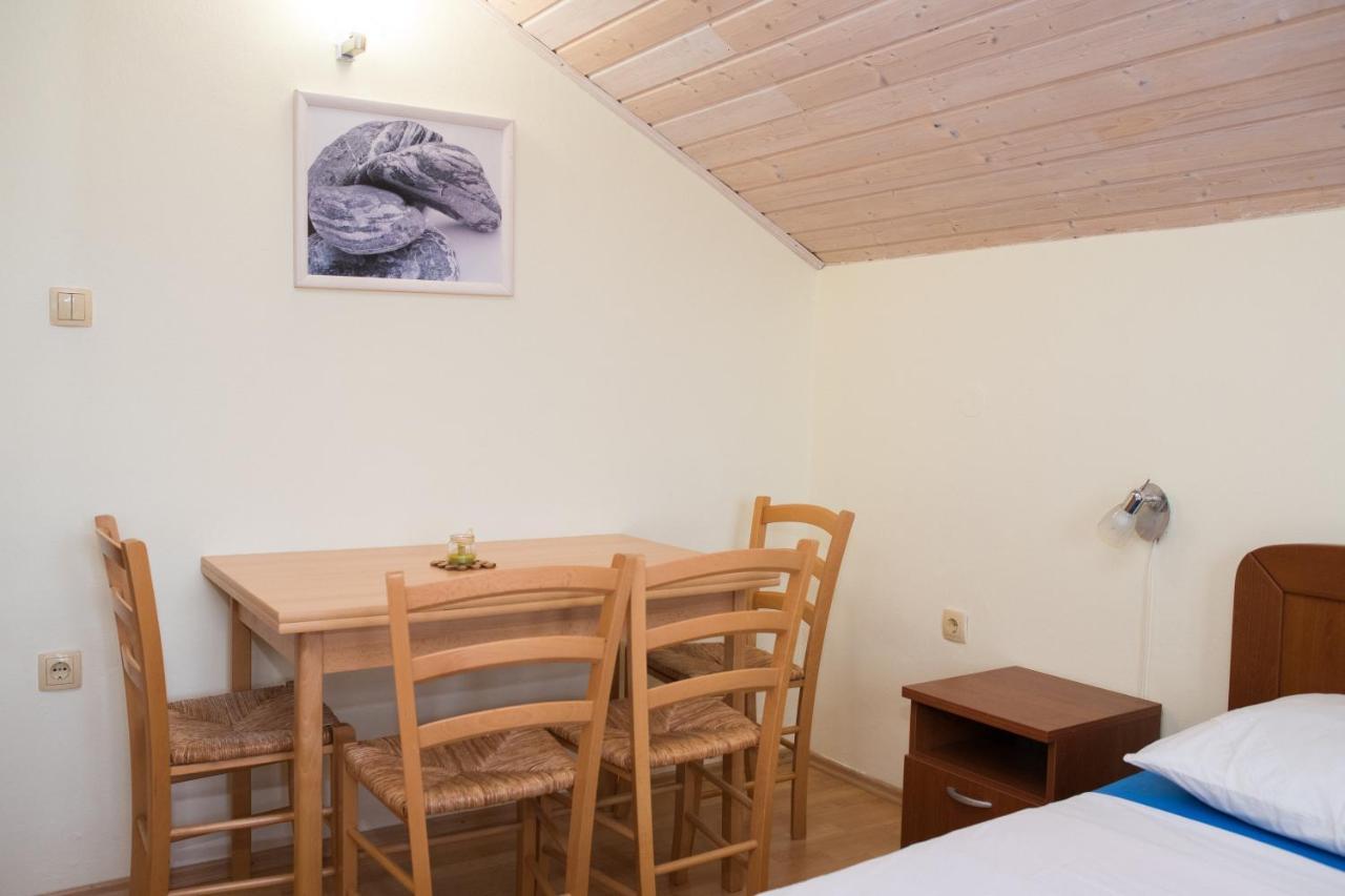 Apartment Dalmatien Raslina Luaran gambar