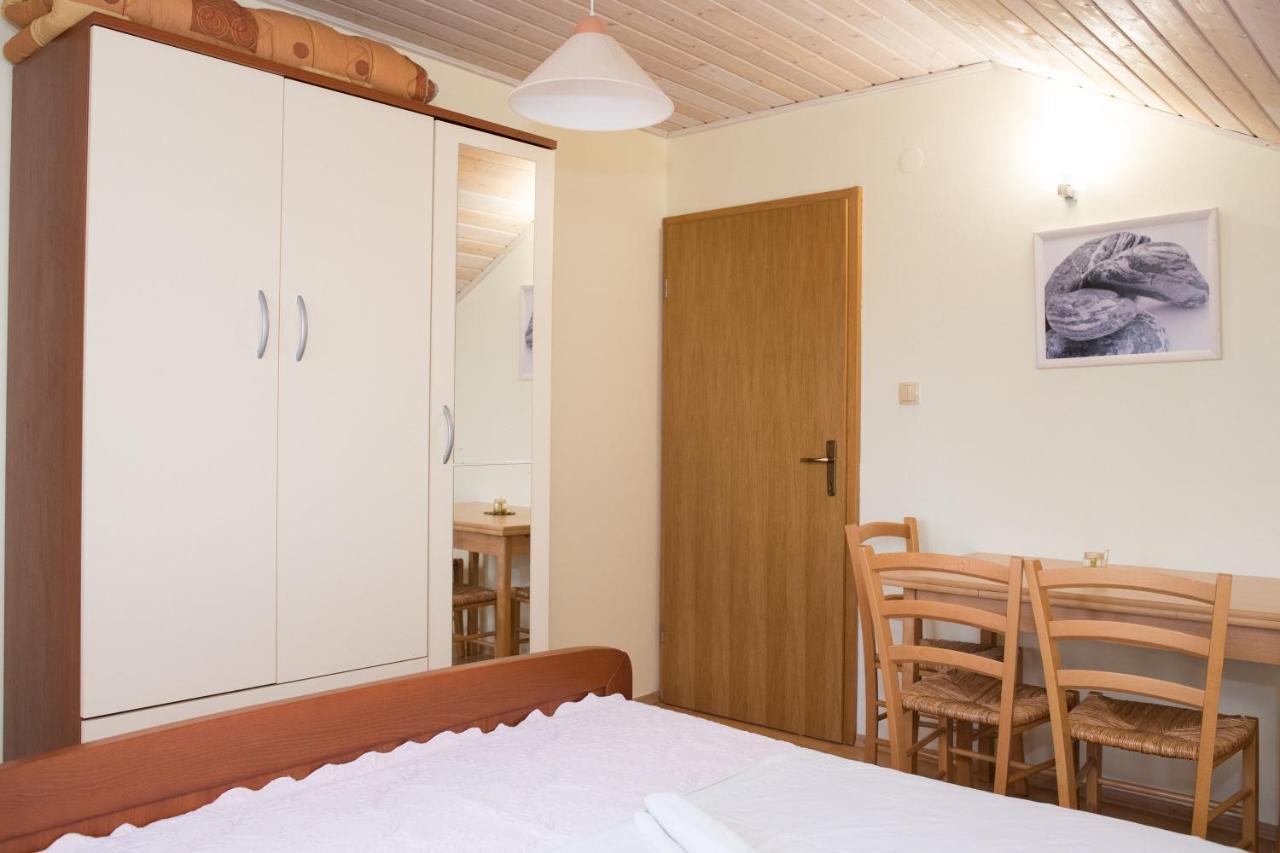 Apartment Dalmatien Raslina Luaran gambar