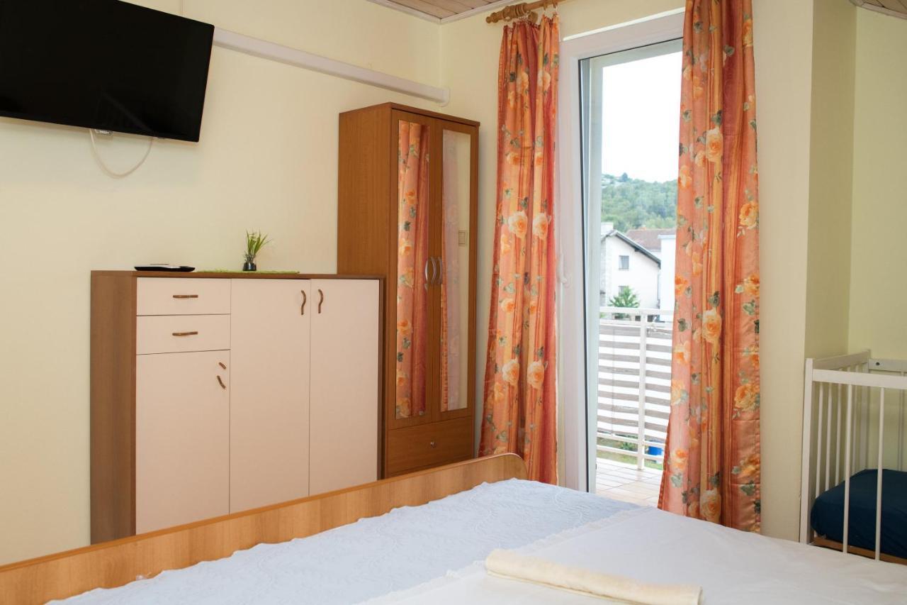 Apartment Dalmatien Raslina Luaran gambar